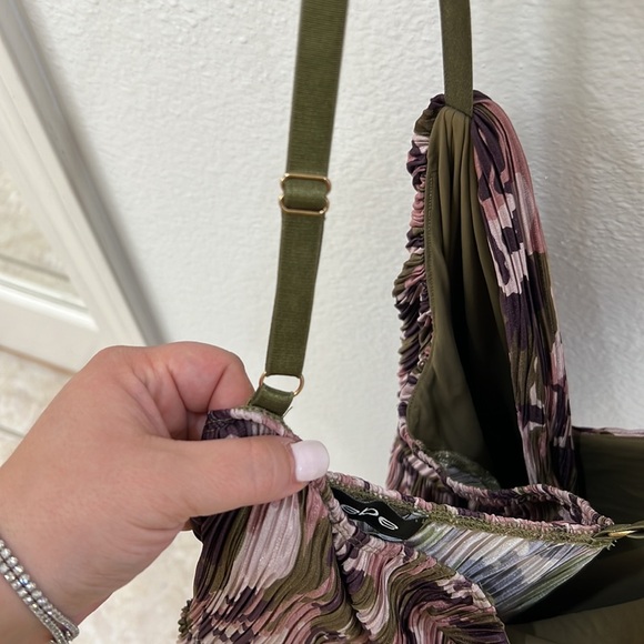 NEW bebe Camo Print Fit and Flare Dress - Picture 9 of 14